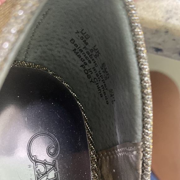 Heels - Picture 4 of 4